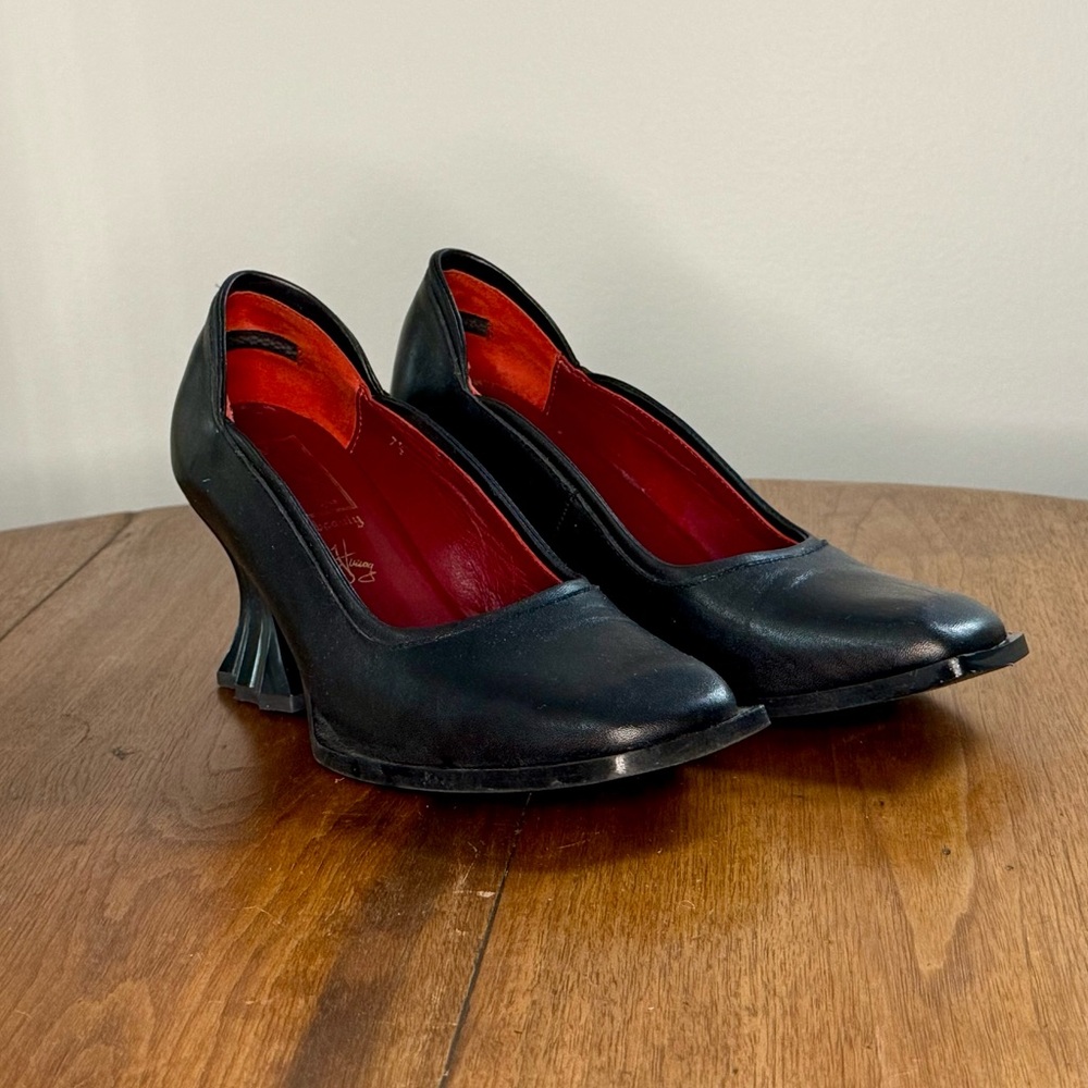 Vintage Fluevog Rococo Lady Ophelia – Black, Size 7.5